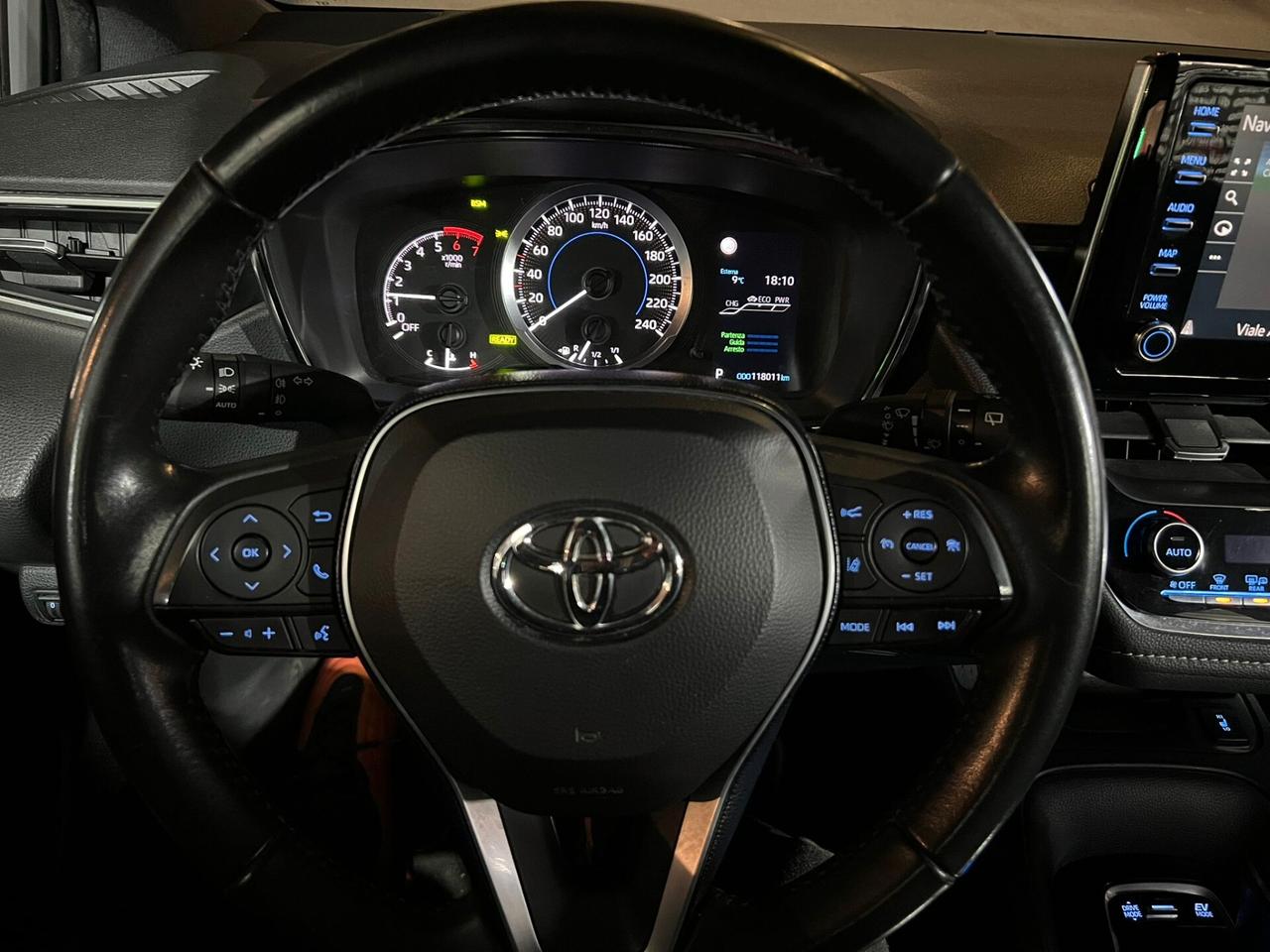 Toyota Corolla TS 1.8 Hybrid Business Tech