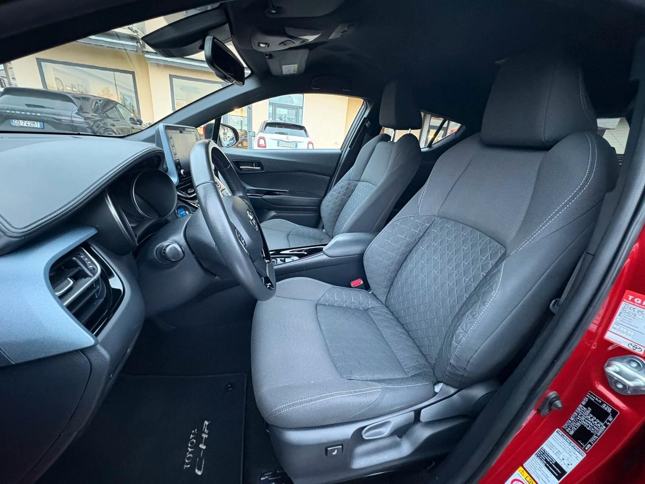 TOYOTA C-HR 1.8 IBRIDA TAGLIANDATA SI NEOPAT