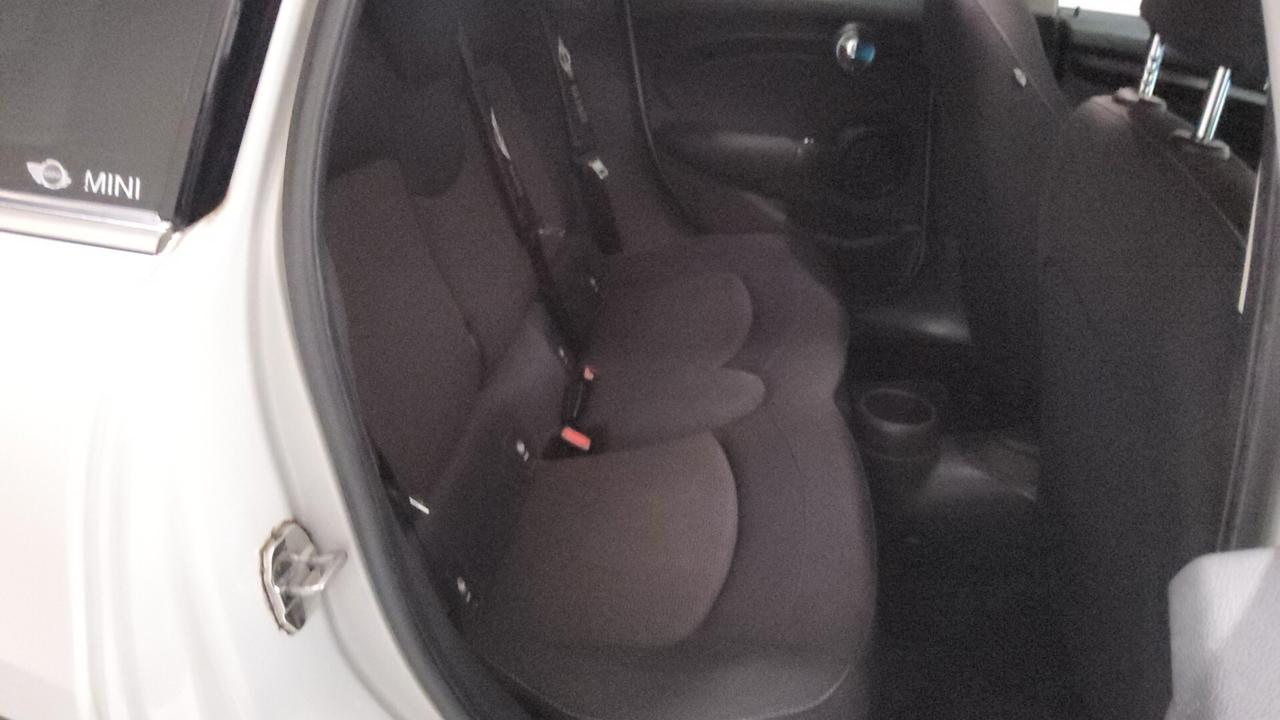 Mini 1.5 Cooper D Business