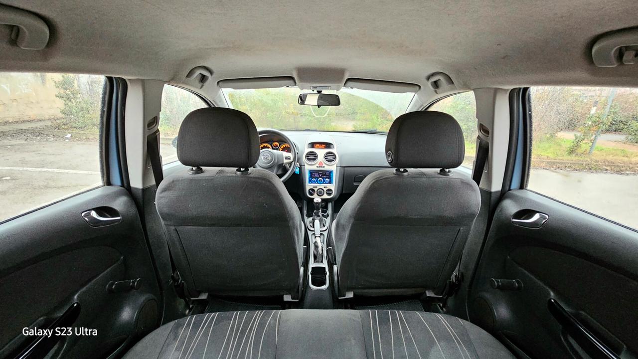 Opel corsa ok neopatentati garantita 12 mesi