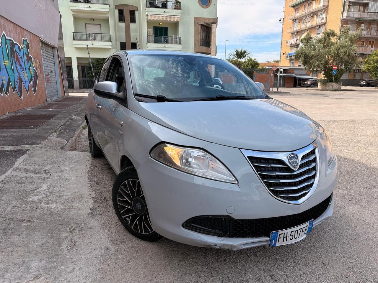 Lancia Ypsilon 1.3 MJT 16V 95 CV 5 porte CON 160MILA KM IN PERFETTE CONDIZIONI