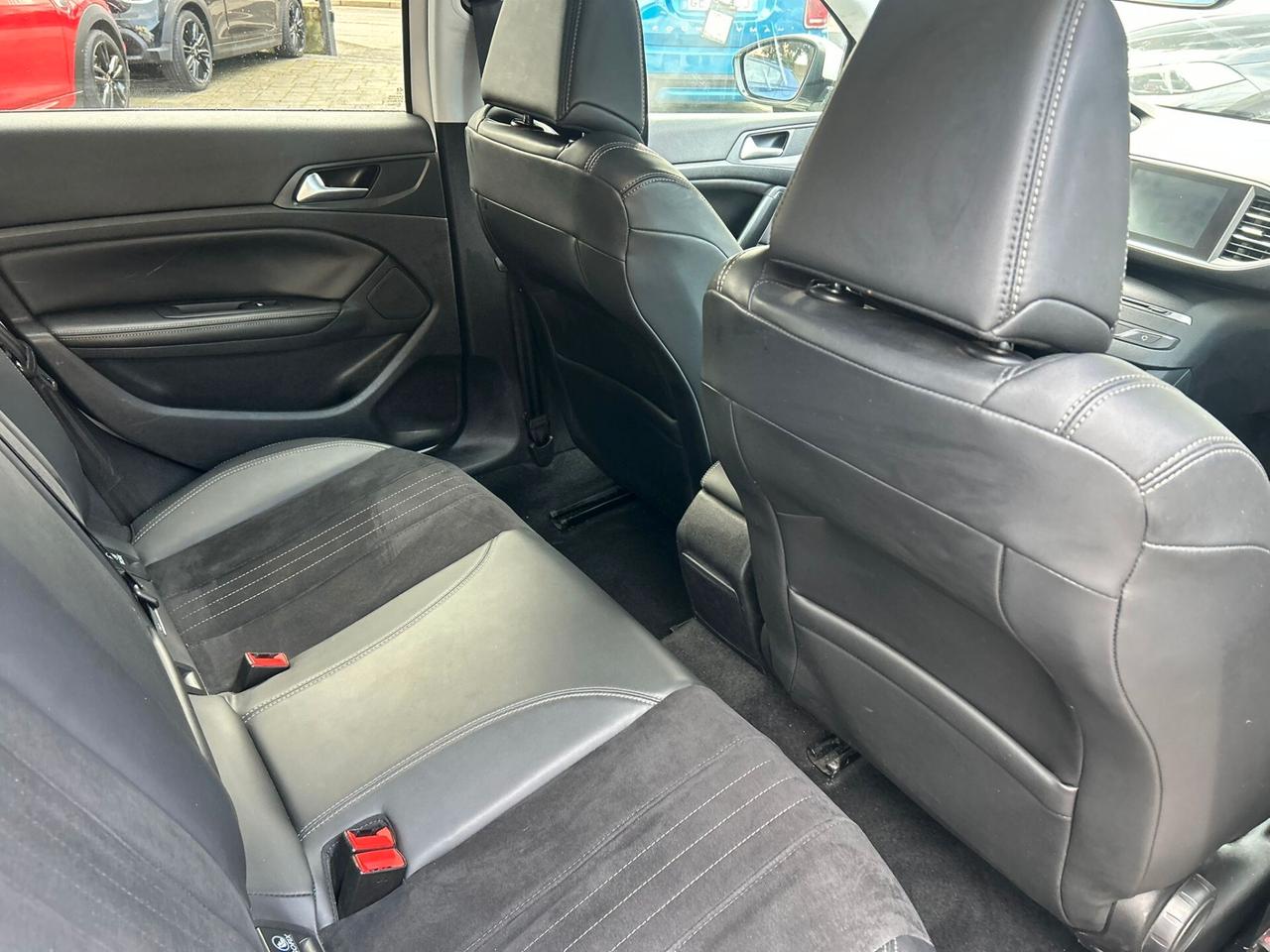 Peugeot 308 BlueHDi 120 S&S Business