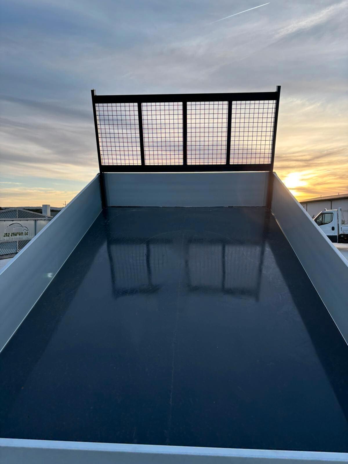 NISSAN CABSTAR NT400 RIBALTABILE TRILATERALE