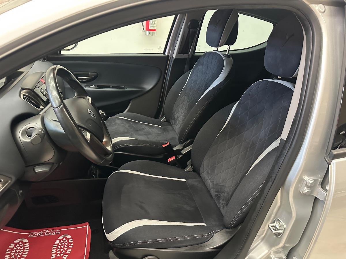 LANCIA - Ypsilon - 1.2 69 CV 5p. Platinum