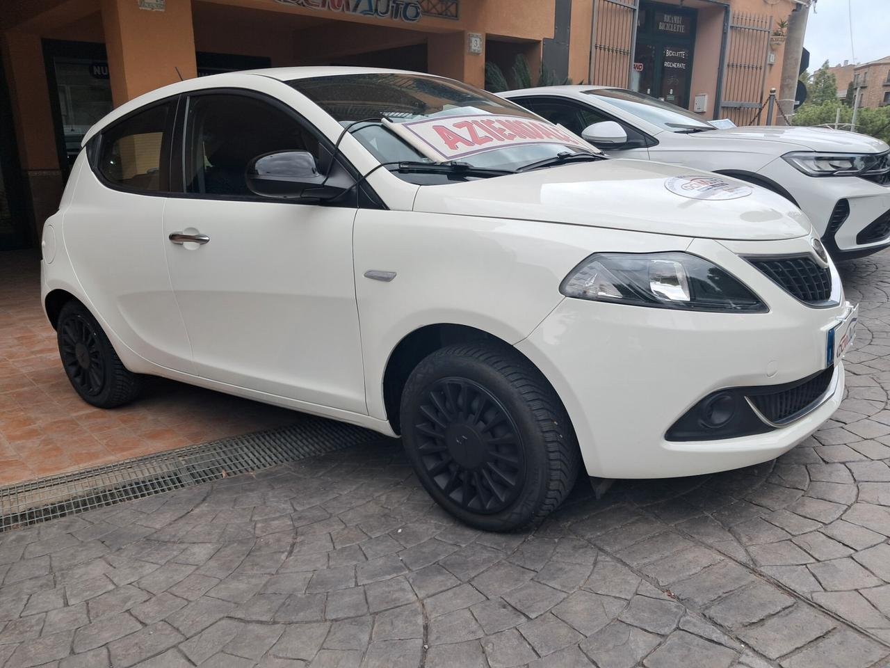 Lancia Ypsilon 1.0 FireFly 5 porte S&S Hybrid Silver