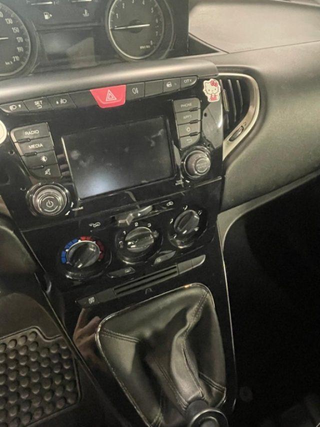 LANCIA Ypsilon 1.2 69 CV 5 porte Gold