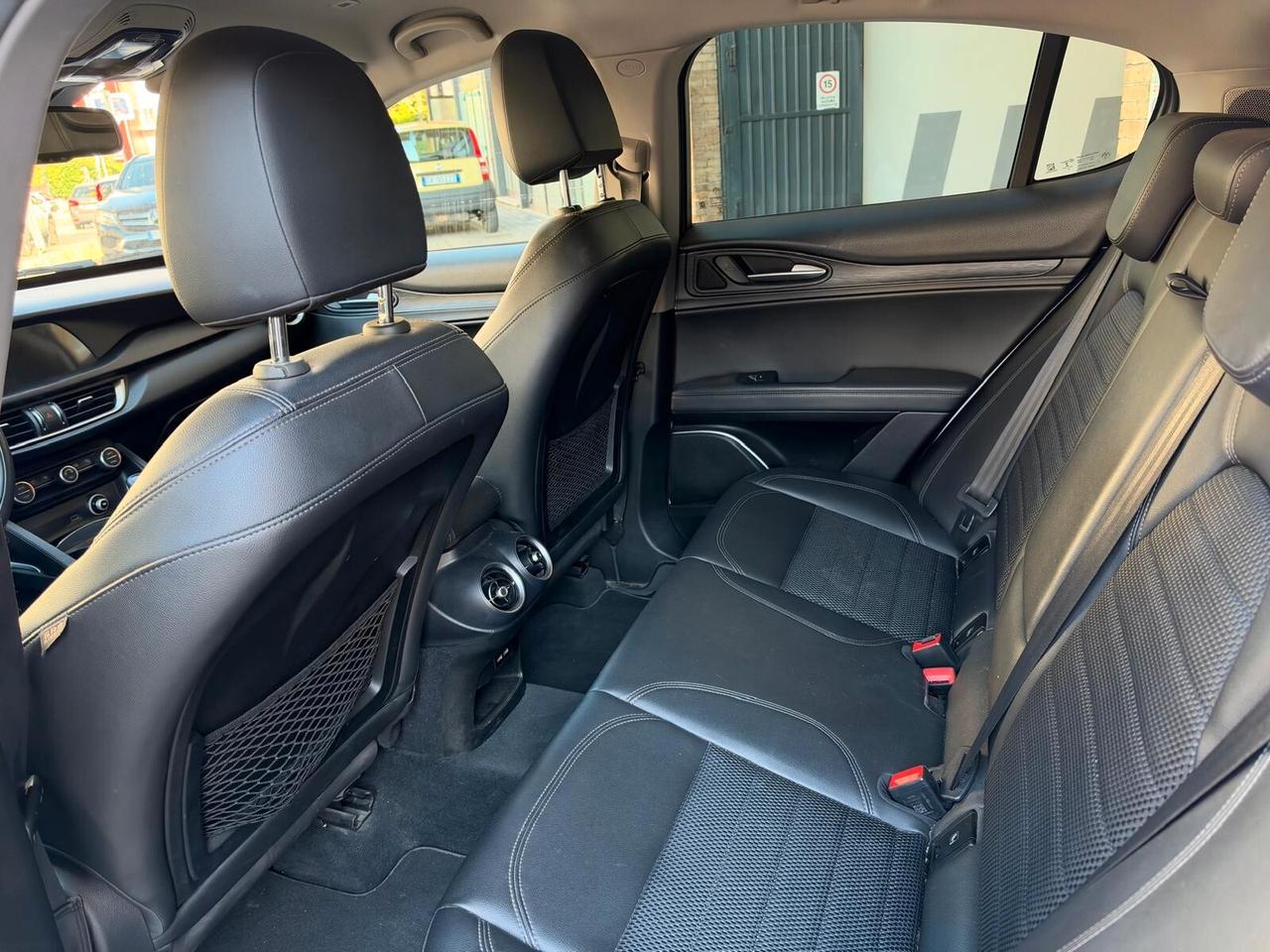 Alfa Romeo Stelvio 2.2 Turbodiesel 180 CV AT8 RWD Executive