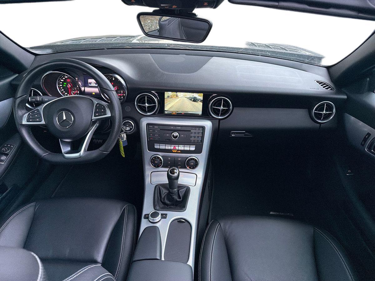 Mercedes-Benz SLC 180 AMG Line