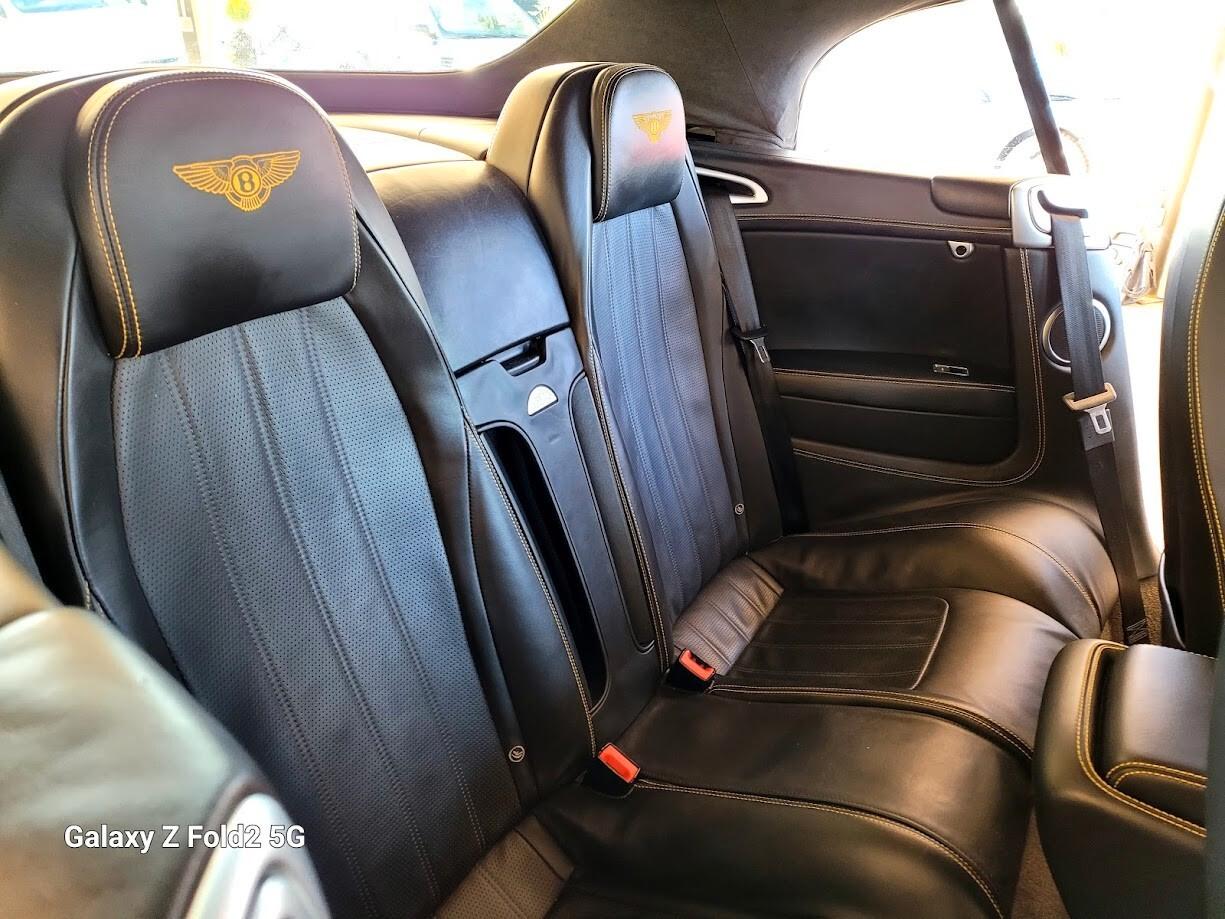 Bentley Continental GTC V8