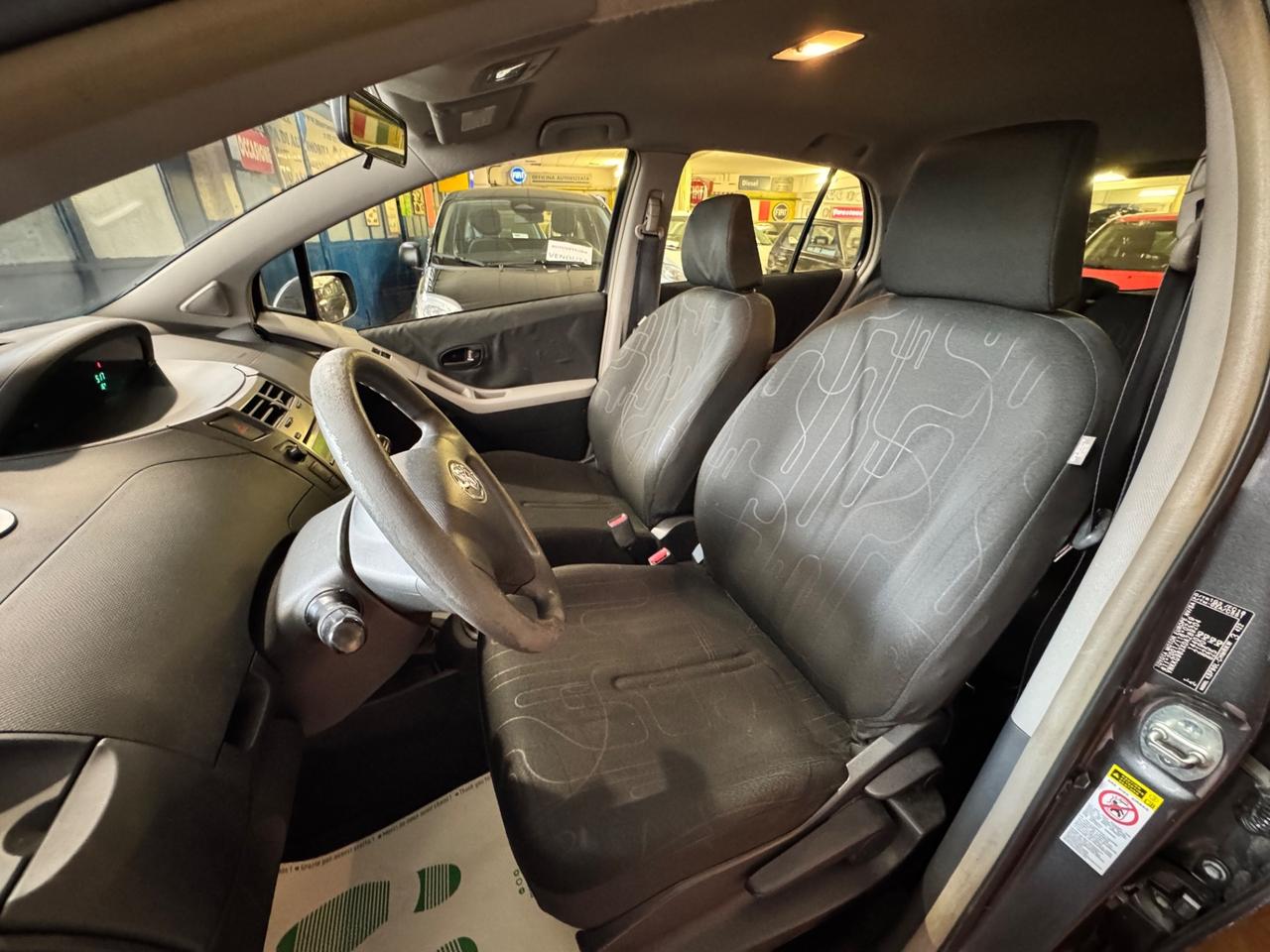 Toyota Yaris 1.0 5 porte