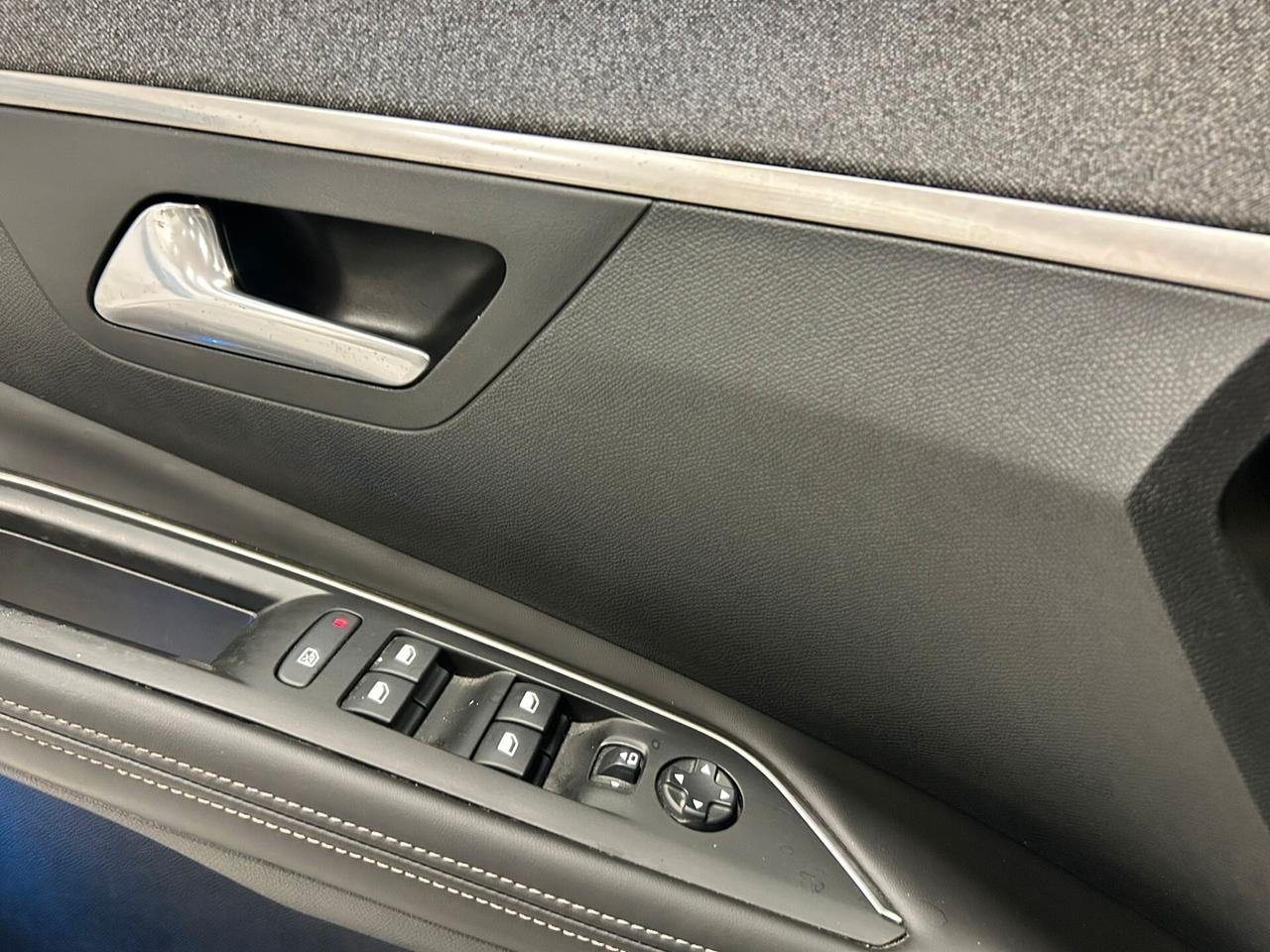 Peugeot 3008 1.5 BlueHDi 42.000km 2018