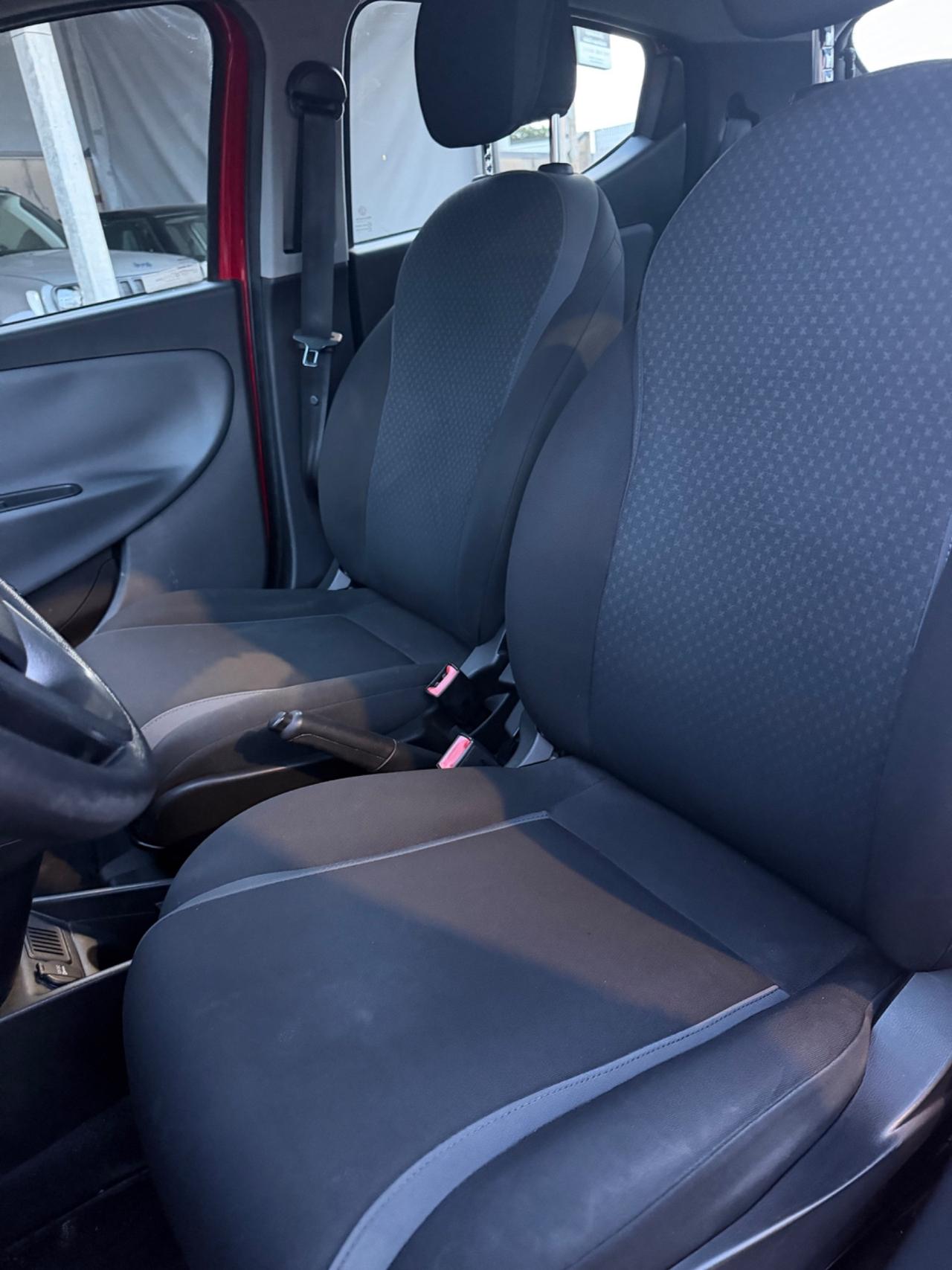 Lancia Ypsilon 1.2 69 CV 5 porte Platinum
