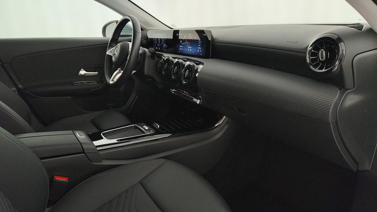 Mercedes-Benz A 180 d Advanced auto