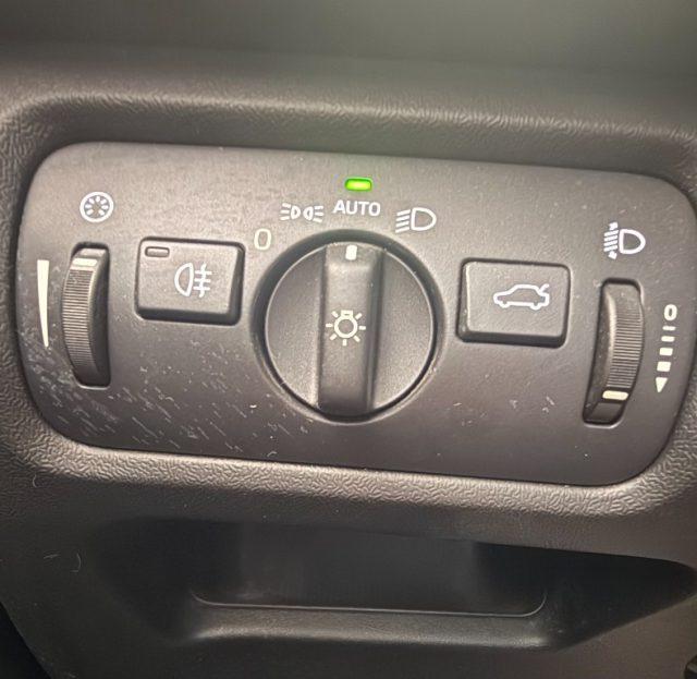 VOLVO V40 T2 Summum