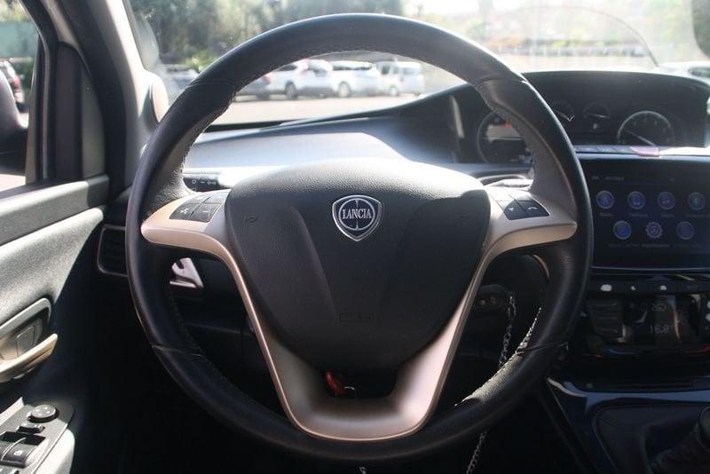 Lancia Ypsilon 1.0 FireFly 70cv Hybrid ALBERTA FERRETTI