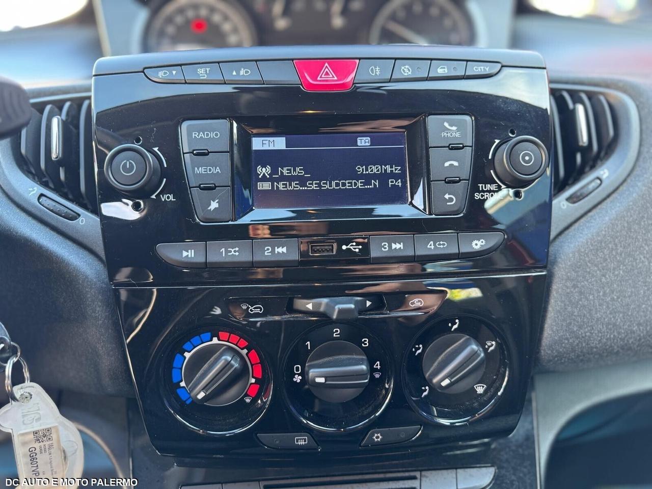 Lancia Ypsilon 1.0 Fire 69CV..Hybrid Ecochic.2022