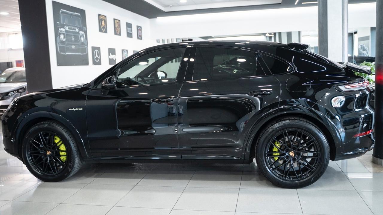 Porsche Cayenne COUPE 3.0 E-HYBRID TIPTRONIC 21" TETTO PANORAMICO PACK CHRONO BOSE SEDILI SCARICHI S
