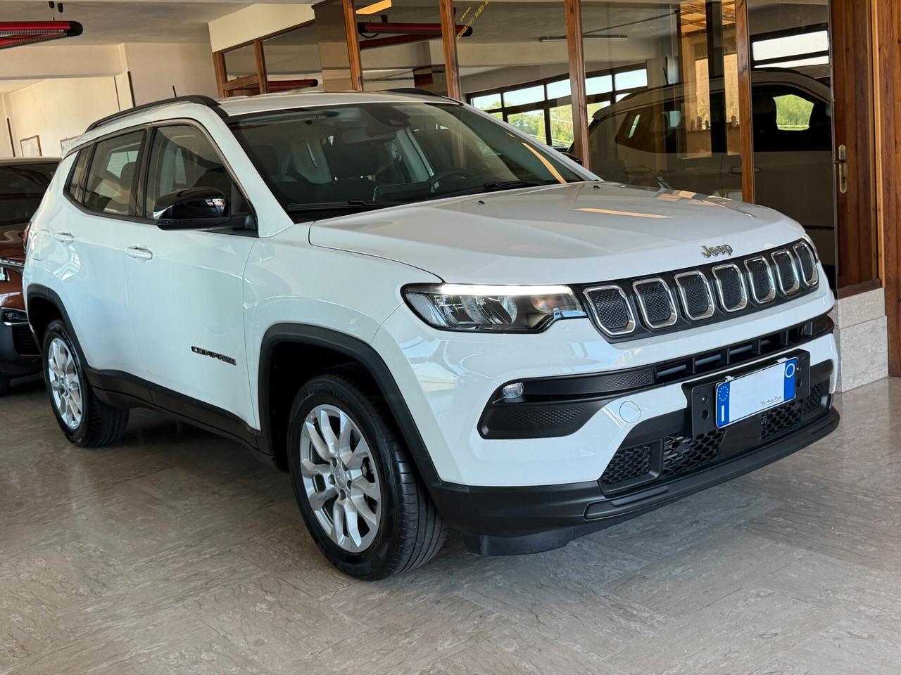 Jeep Compass 2WD 1.6 M.JET 130 cv. BUSINESS (UNav)