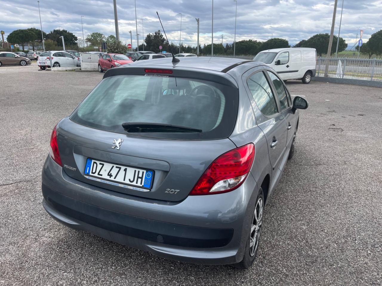 Peugeot 207 1.4 8V 75CV 5p. X Line ECO GPL