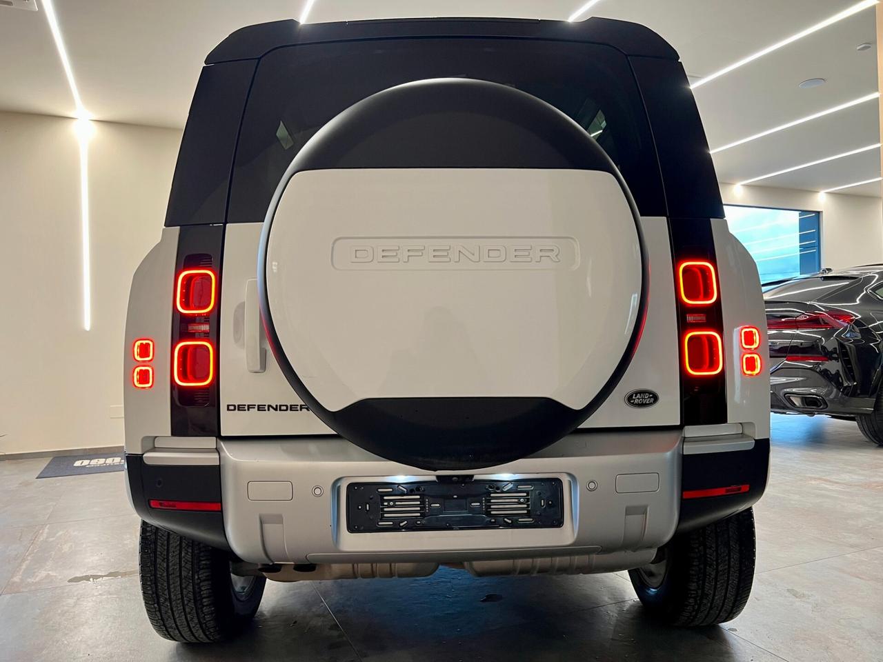 Land Rover Defender 3.0D I6 250 CV AWD Auto X-Dynamic SE