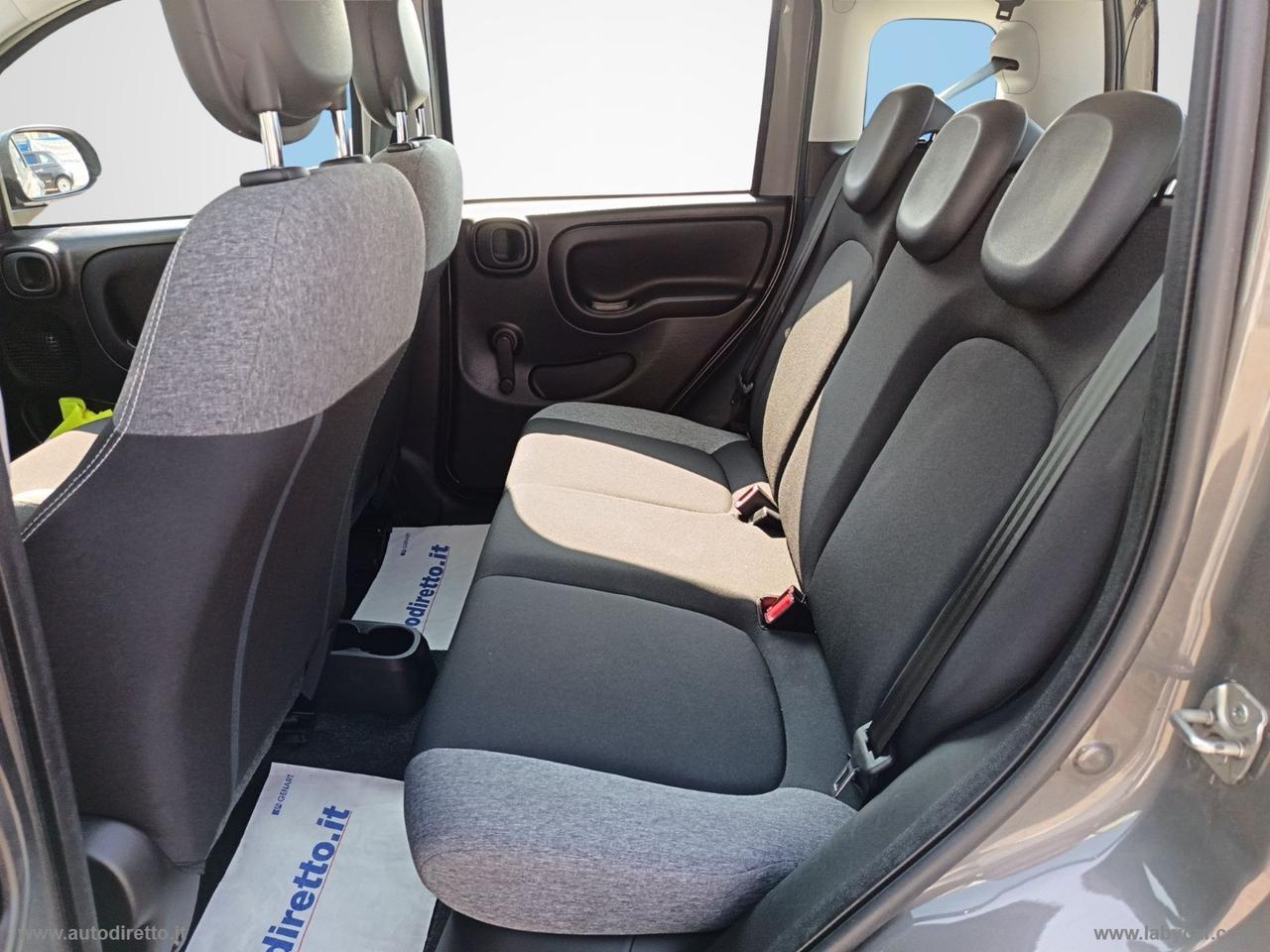 FIAT Panda 1.0 FireFly S&S Hybrid Red