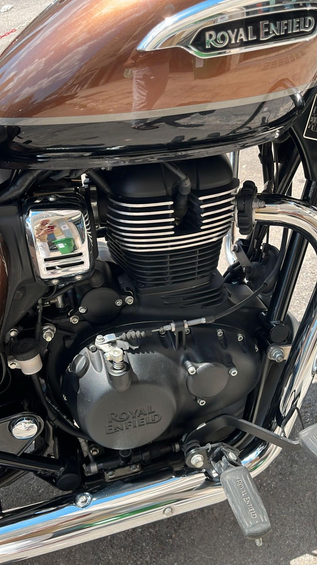 Royal Enfield Meteor 350 super nova