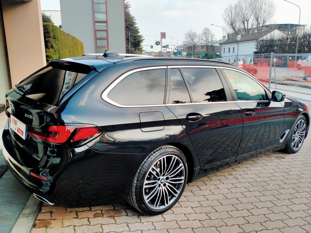 BMW 520 D TOUR. MHEV 48V XDRIVE M.Y.22 LEGA 19 MSPORT / PELLE NERA