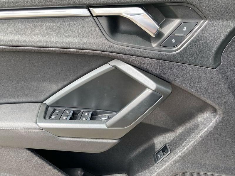 Audi Q3 Sportback 35 2.0 tdi S line edition s-tronic