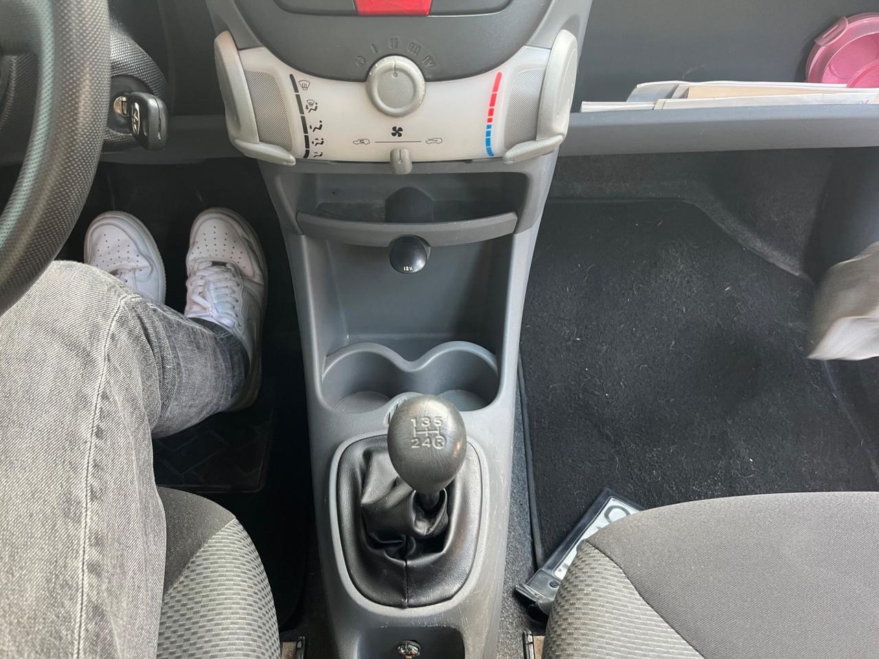 Toyota Aygo 1.0 12V VVT-i 5 porte ok neopatentati