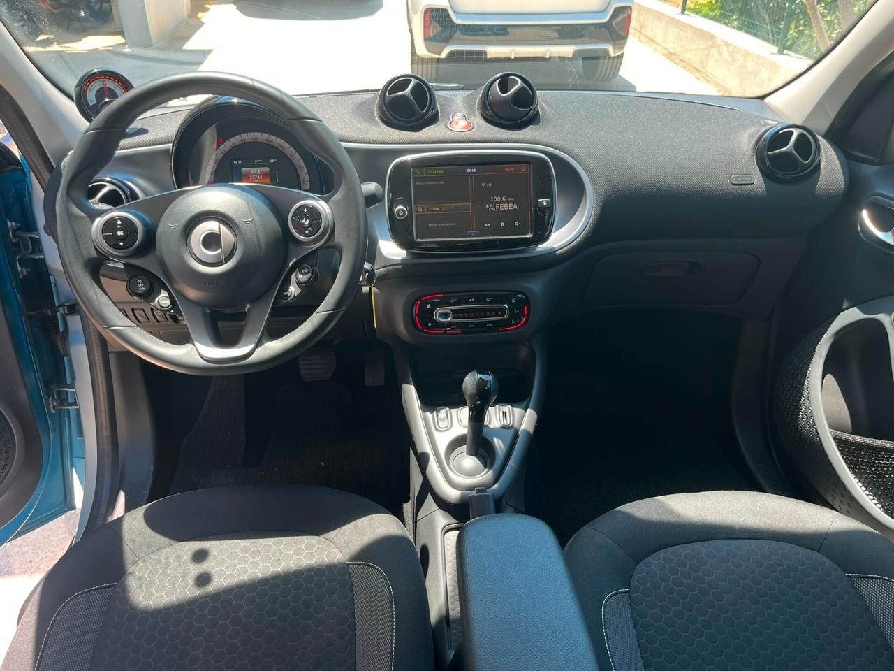 Smart ForFour EQ Pulse