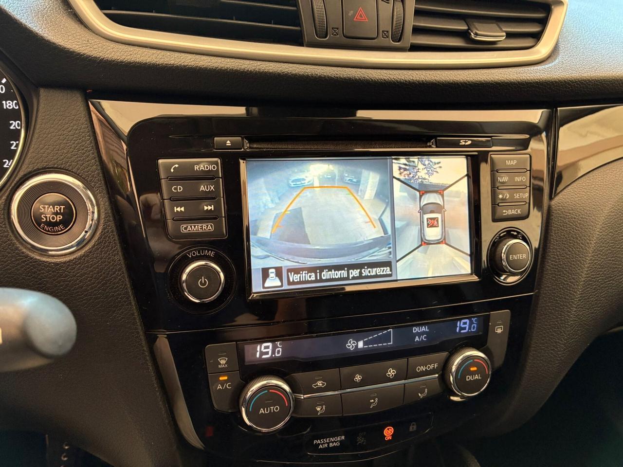 Nissan Qashqai1.5dCi Tekna navi telecamera-16