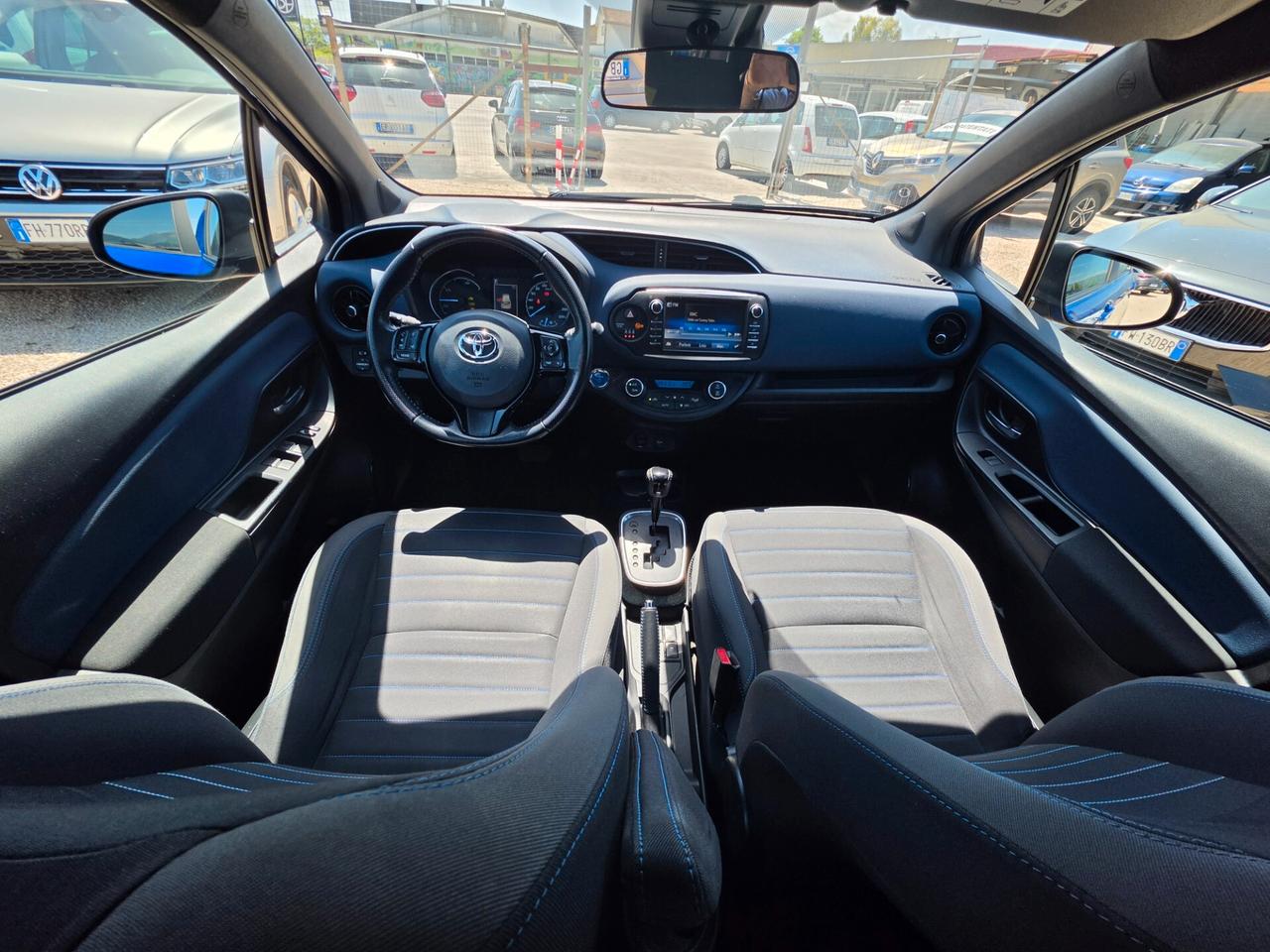 Toyota Yaris Hybrid 1.5 101cv ok neopatentati