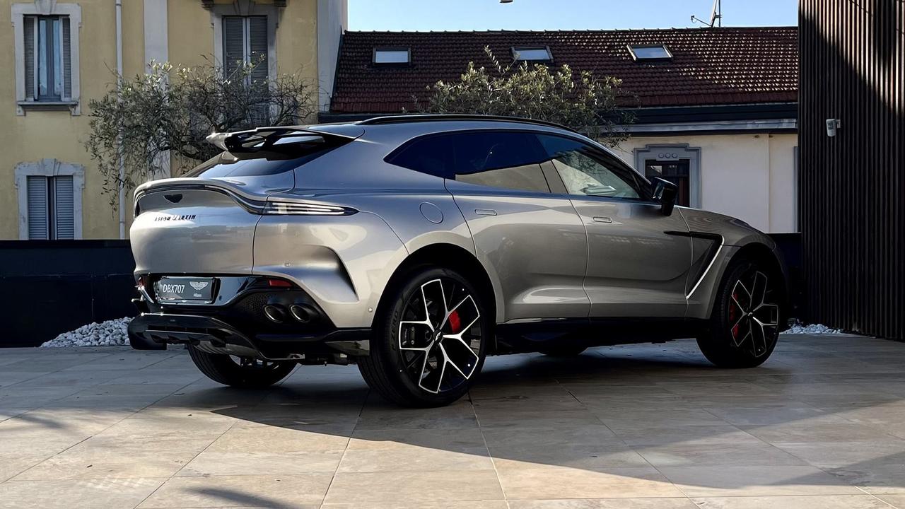 ASTON MARTIN DBX707 4.0