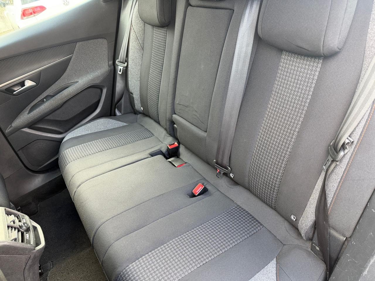 Peugeot 3008 1.5 BlueHDi 130cv *UNICO PROPRIETARIO*