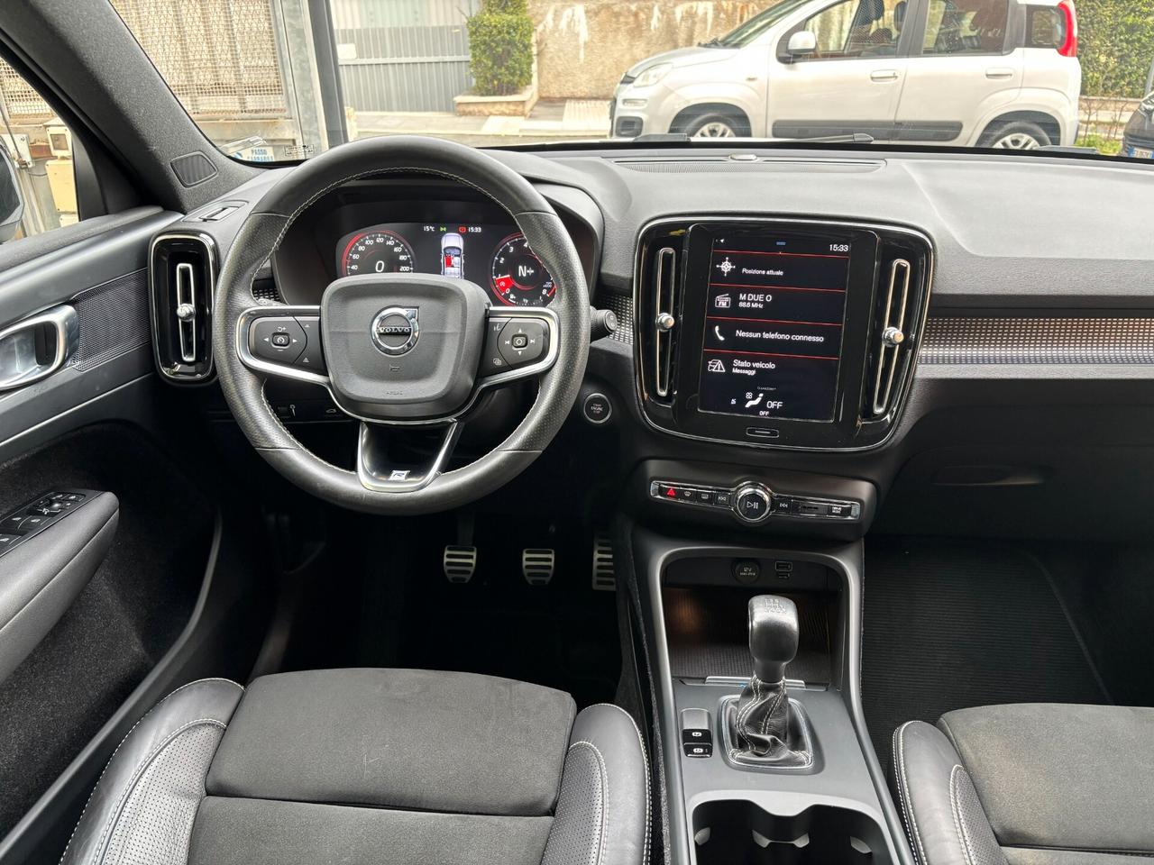 Volvo XC40 T3 R-design PREZZO REALE UNIPROPRIETARIO