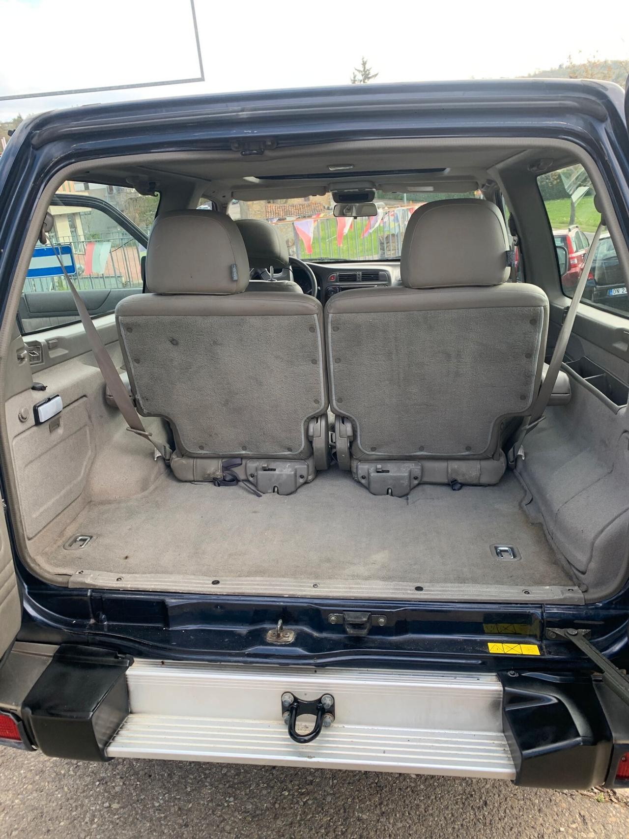 Nissan Patrol GR luxury full optional-automatico 3000 cc-unico proprietario-230000 km-non ha fatto fuoristrada