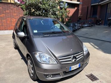 MERCEDES-BENZ A 180 CDI Elegance unico proprietario come nuova