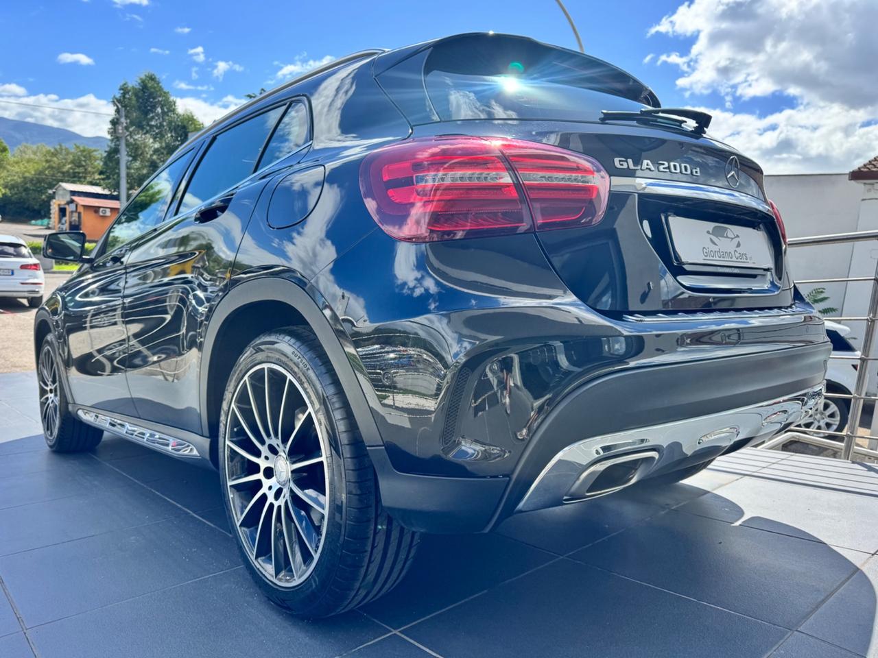 Mercedes-benz GLA 200 d Automatic Premium edition open