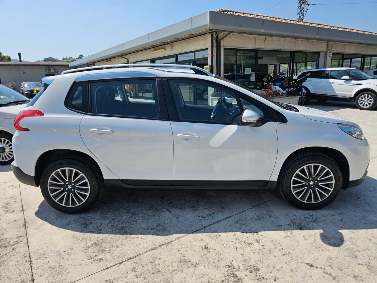 Peugeot 2008 1.4 HDi 68CV Active + GANCIO TRAINO