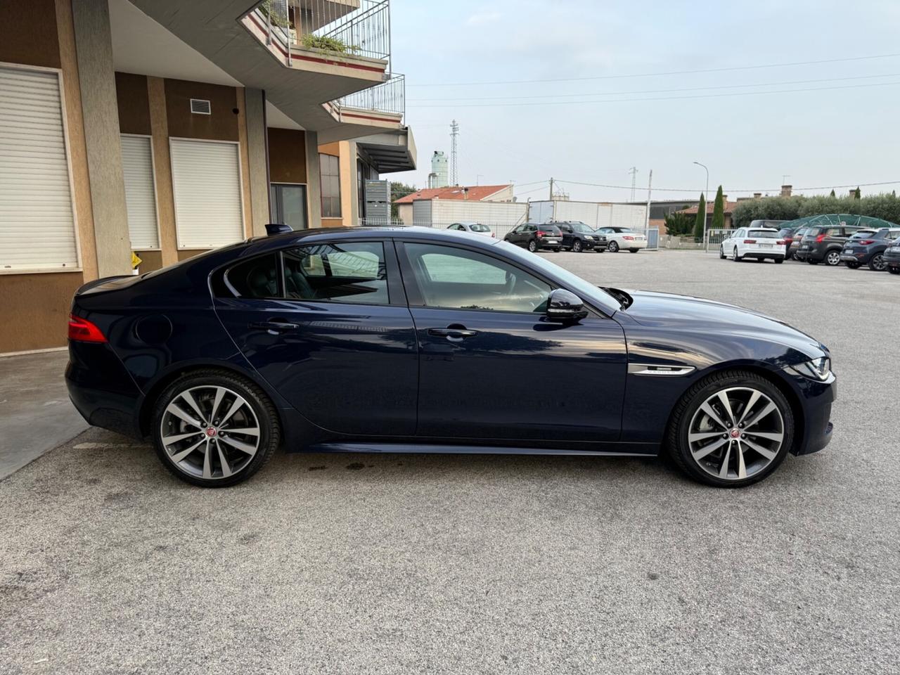Jaguar XE 2.0 D Turbo aut. R-Sport - Unico Proprie