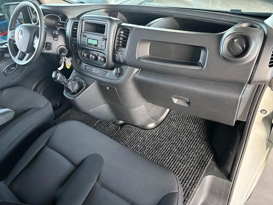 Renault Trafic 2.0 dCi 145CV L2 H1 DOPPIA PORTA LATER.30.000KM