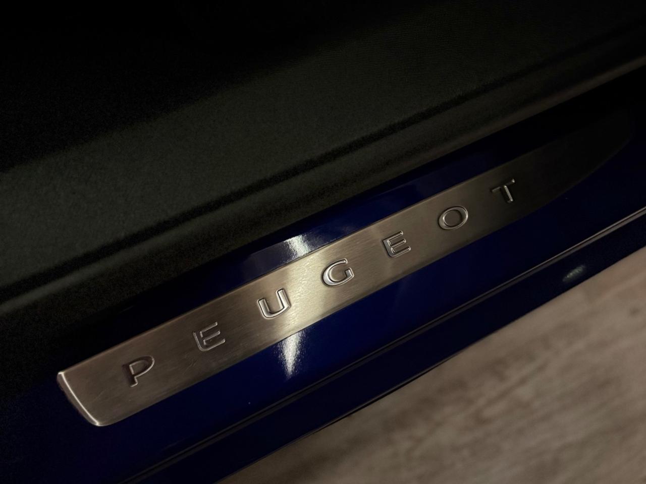 MERAVIGLIOSA PEUGEOT 308 GT CON TETTO PANORAMICO CON 128.162 KM