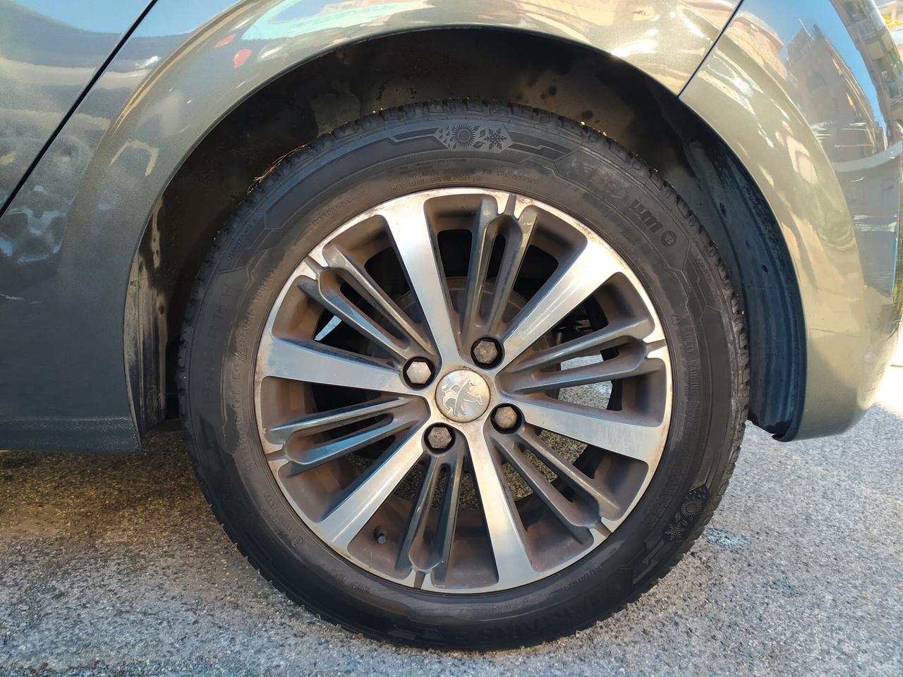 Peugeot 208 BlueHDi 100 5 porte Allure