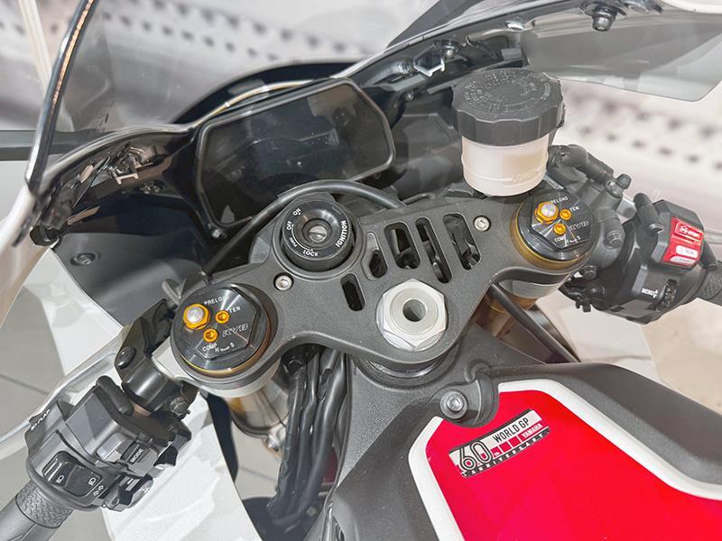 Yamaha YZF R1 World GP 60th Anniversary