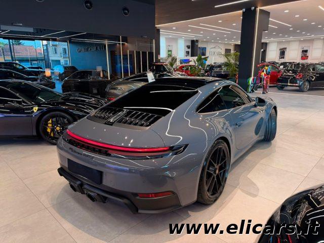 PORSCHE 992 Carrera 4 GTS