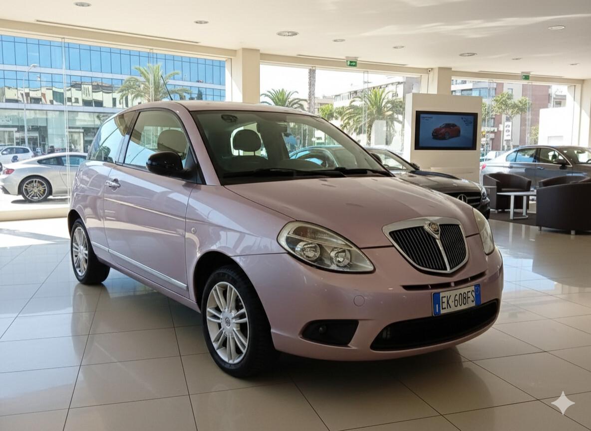 Lancia Ypsilon 1.2 69 CV Unyca