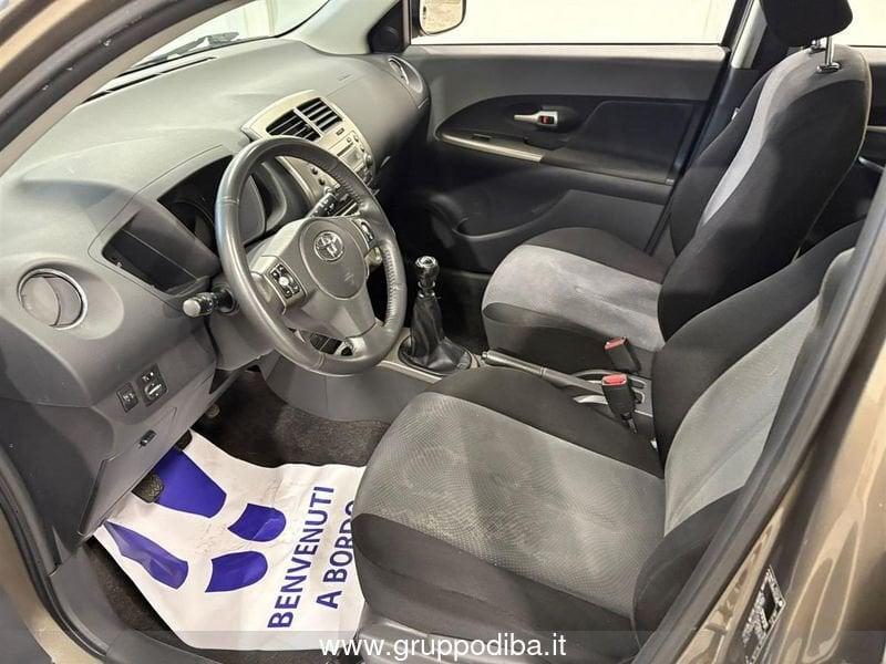 Toyota Urban Cruiser Diesel 1.4 d-4d Active X Awd