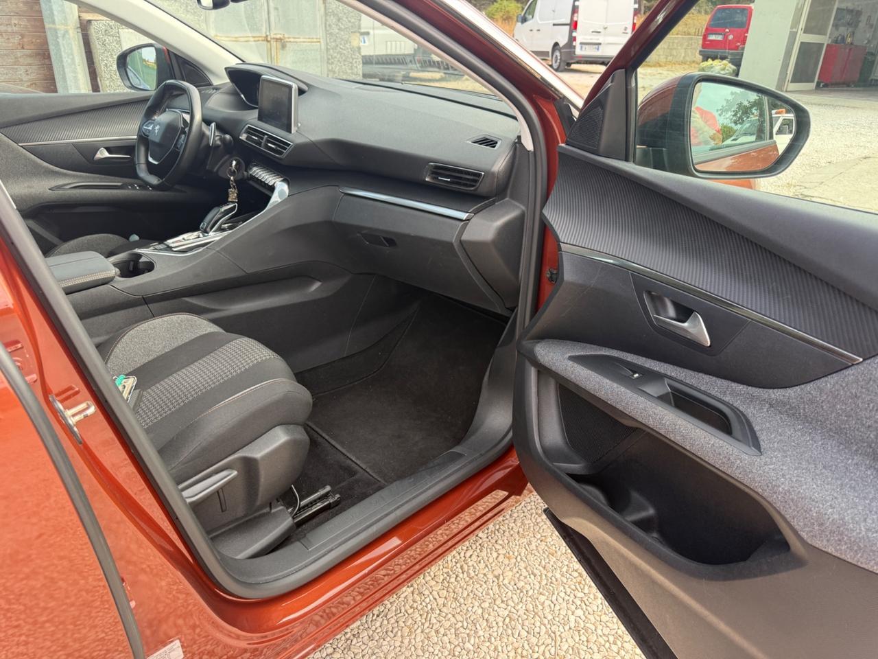Peugeot 3008 BlueHDi 130 S&S Business