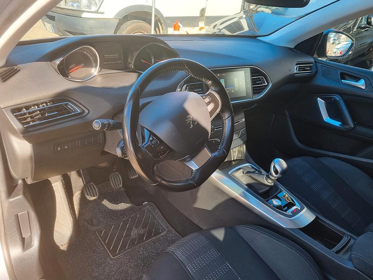 Peugeot 308 BlueHDi 150cv S&S Allure