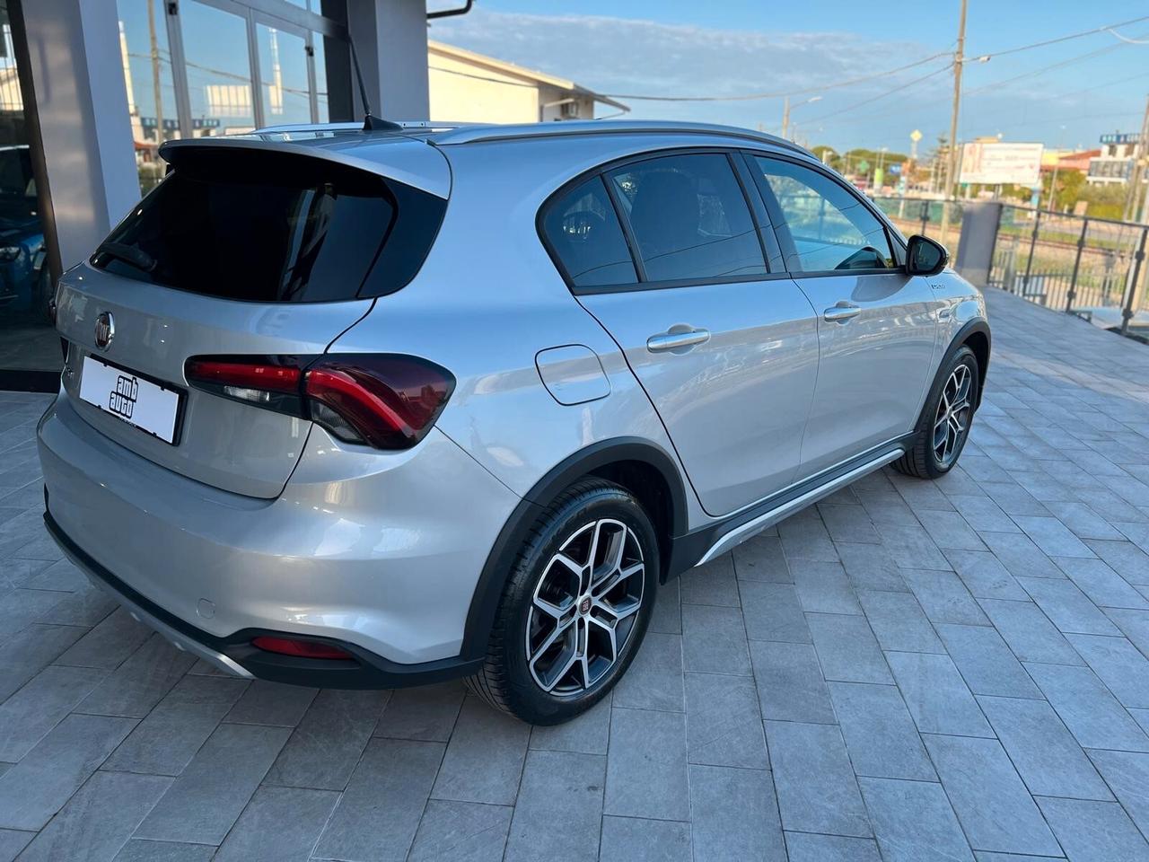 Fiat Tipo Cross 1.6 Mjt 130 Cv 5 porte